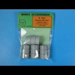 German 200l Fuel Drums Set 1