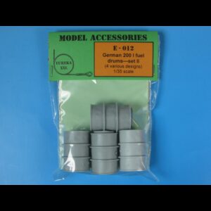 German 200l Fuel Drums Set 2